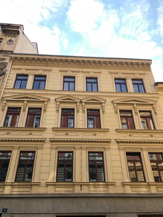 Luxury Apartment In The Center Of Prag Exteriör bild