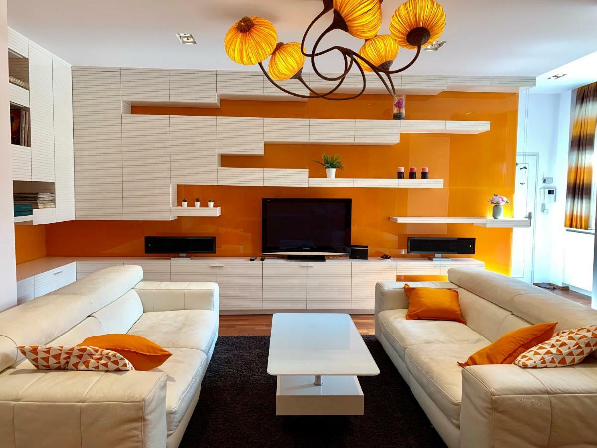 Luxury Apartment In The Center Of Prag Exteriör bild