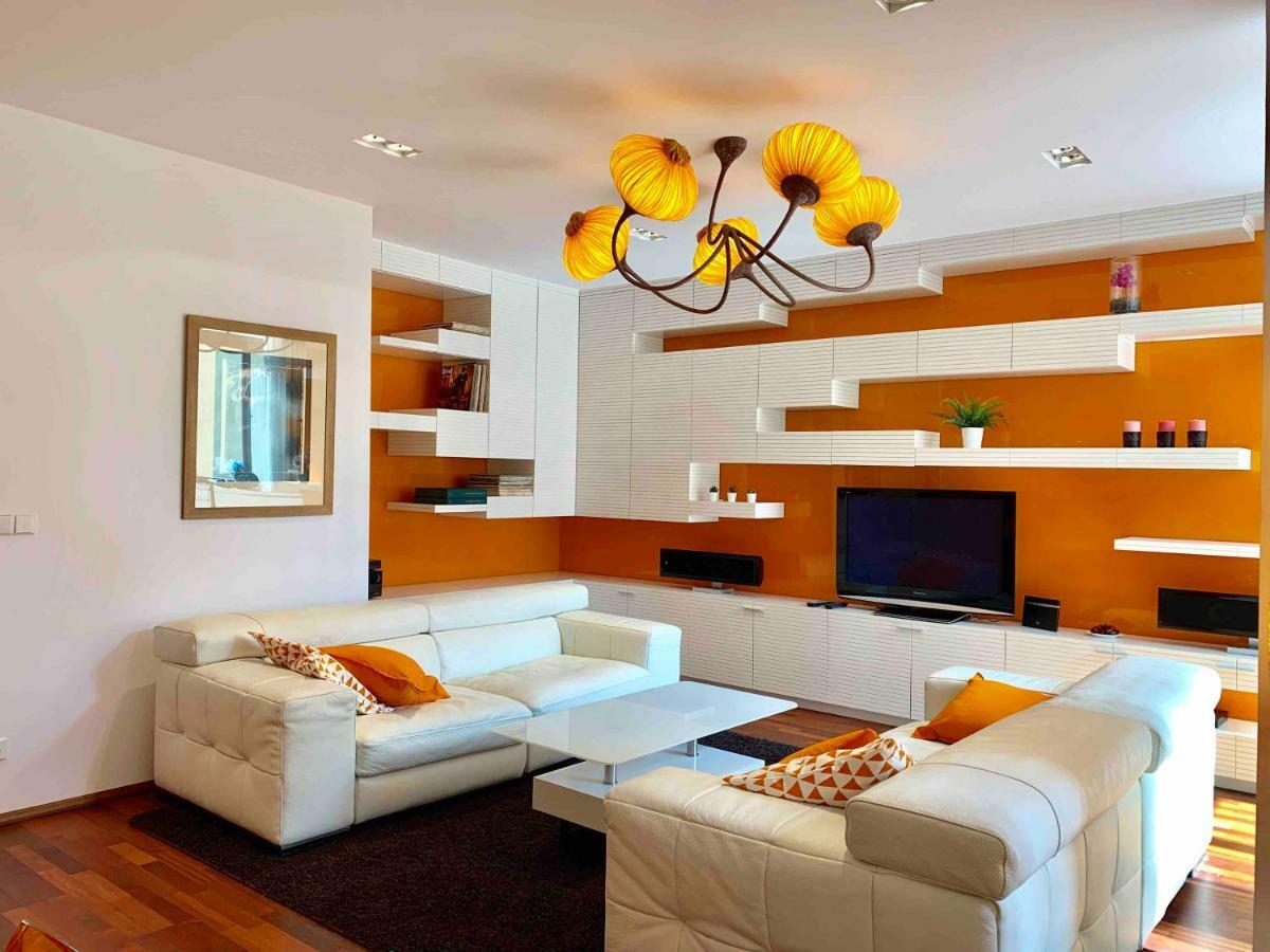 Luxury Apartment In The Center Of Prag Exteriör bild