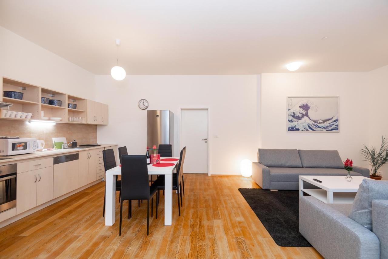Luxury Apartment In The Center Of Prag Exteriör bild