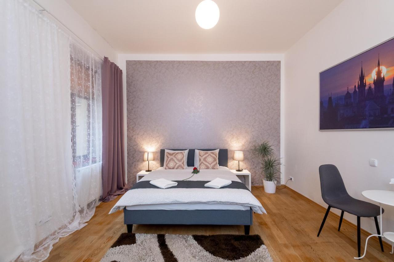 Luxury Apartment In The Center Of Prag Exteriör bild