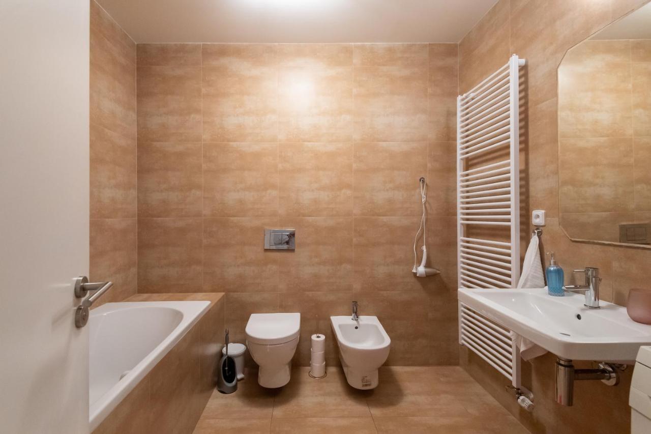 Luxury Apartment In The Center Of Prag Exteriör bild