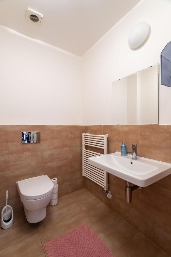 Luxury Apartment In The Center Of Prag Exteriör bild